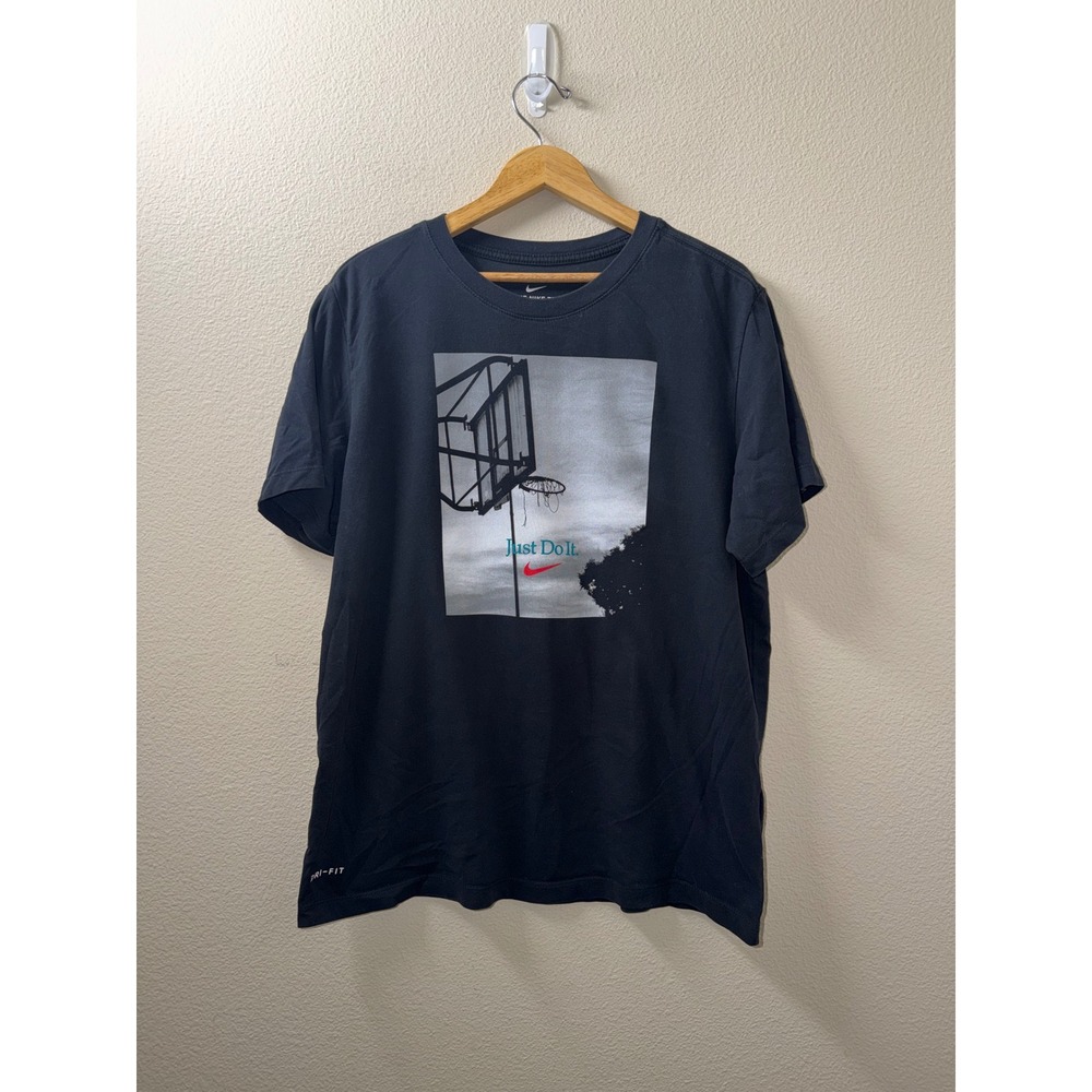 Men's Nike Shirt Size Large